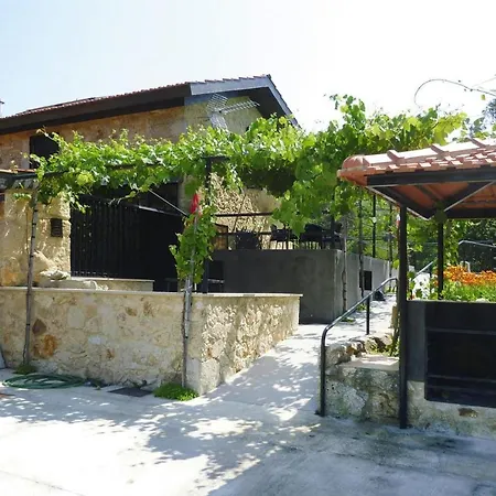Σπίτι διακοπών Home, *