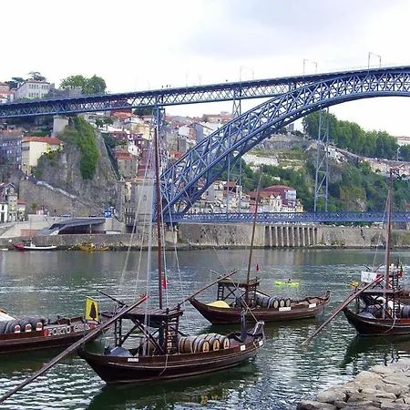 Home, Nyaraló *